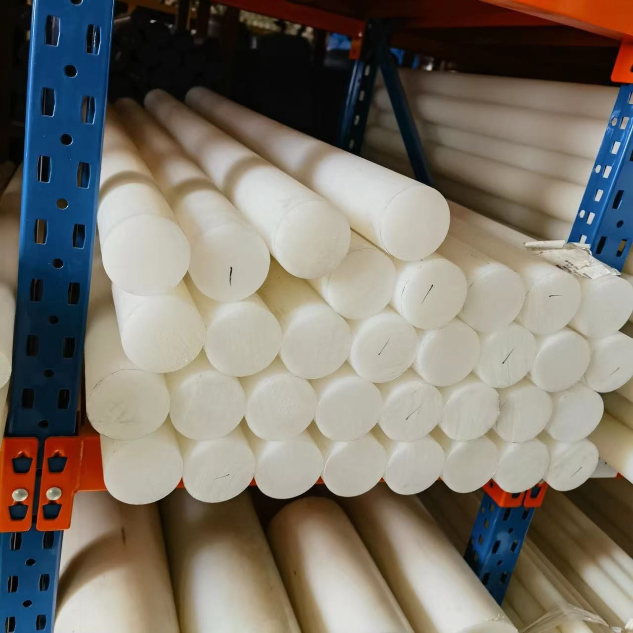 樹脂 丸棒 PVDF白の商品イメージ