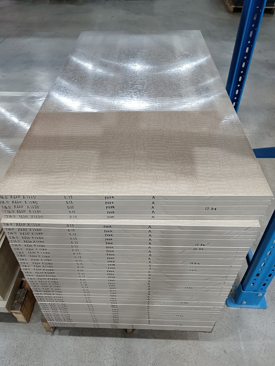 樹脂板 PEEK-乳白色-再生材混合の商品イメージ