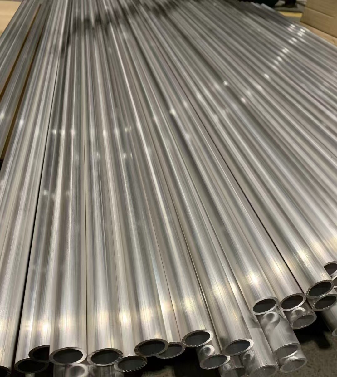 マグネシウム(Mg) 丸パイプ AZ91Dの商品イメージ