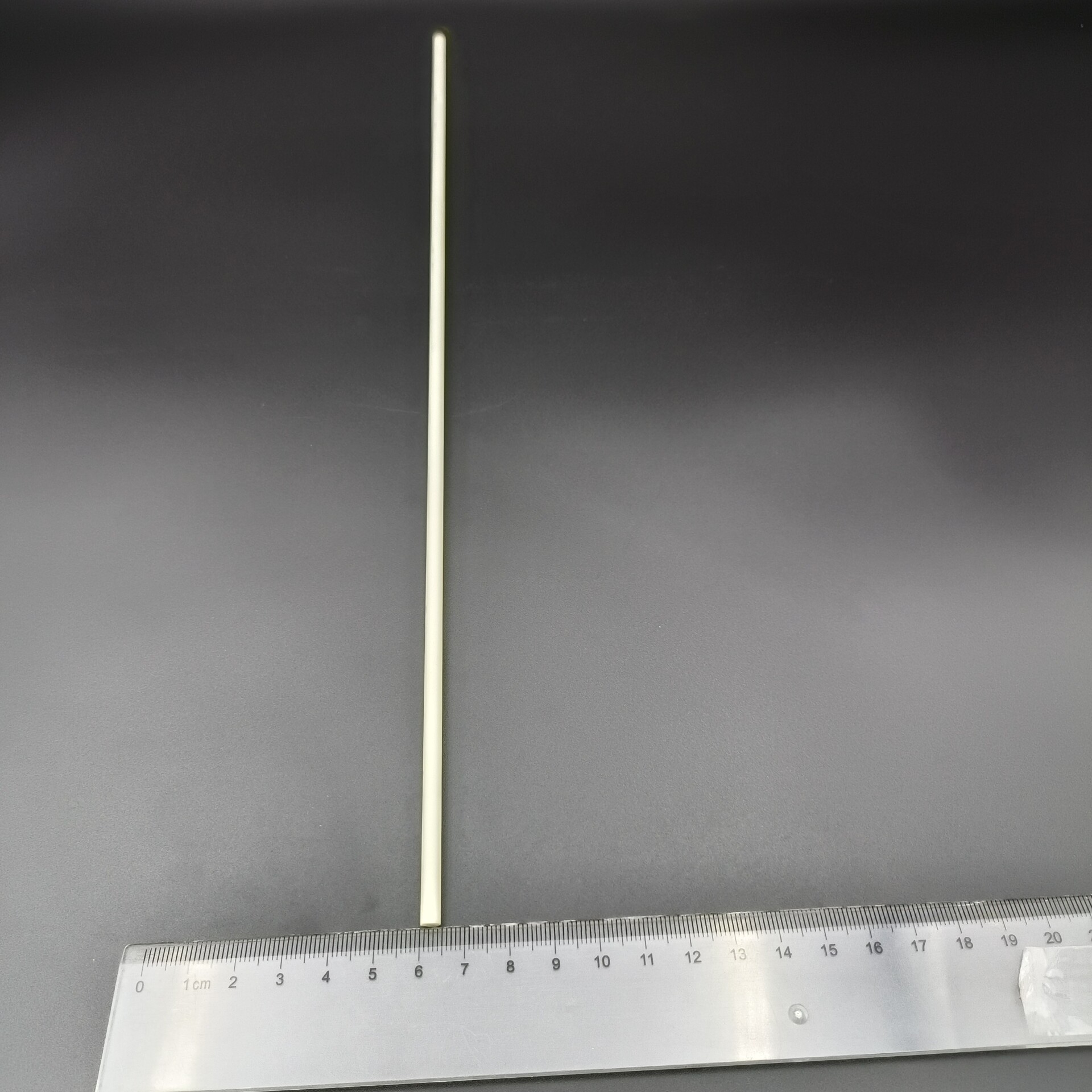 窒化アルミニウムセラミック 丸棒の商品イメージ