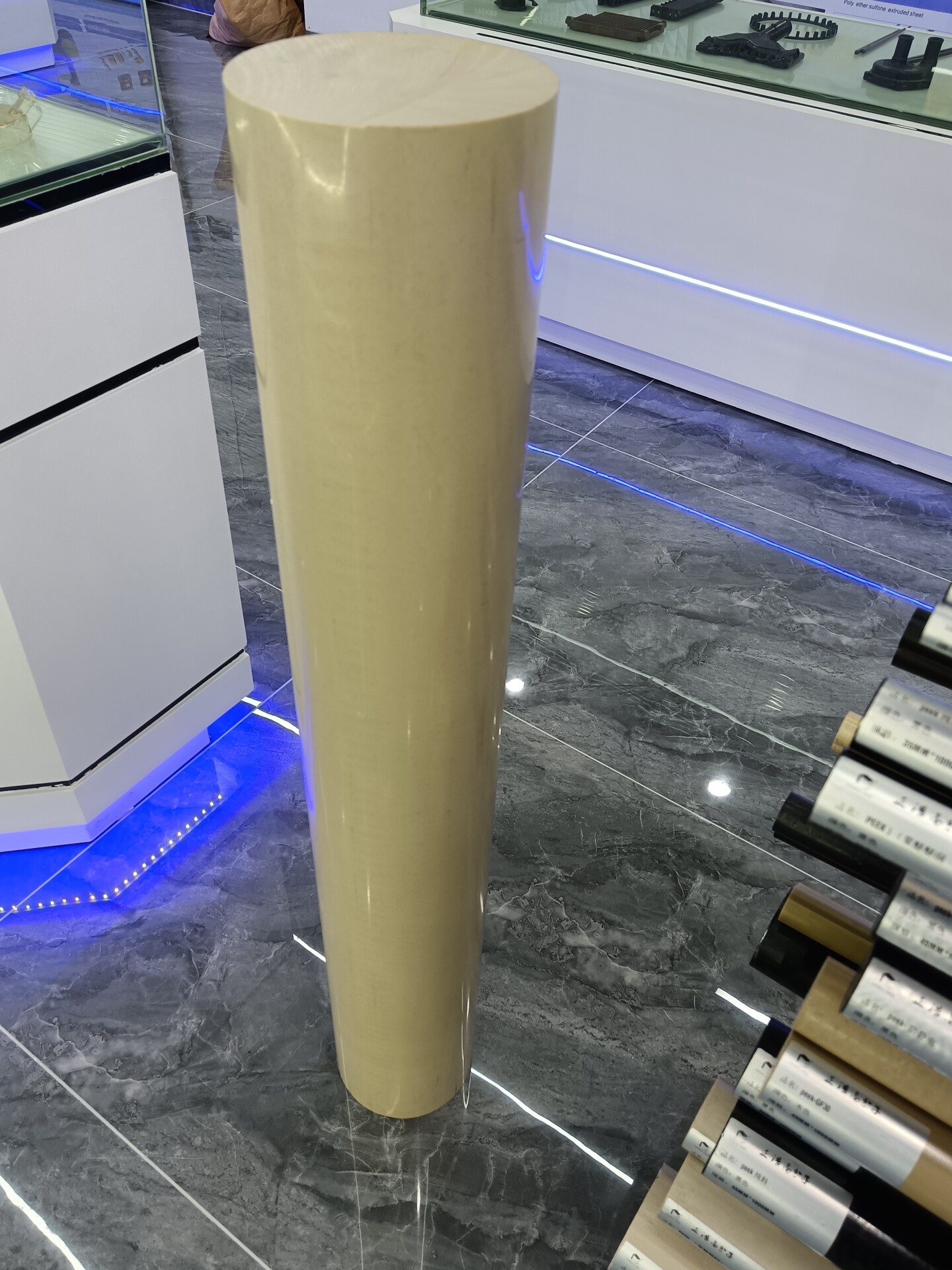 樹脂 丸棒 PEEK-乳白色-再生材混合の商品イメージ