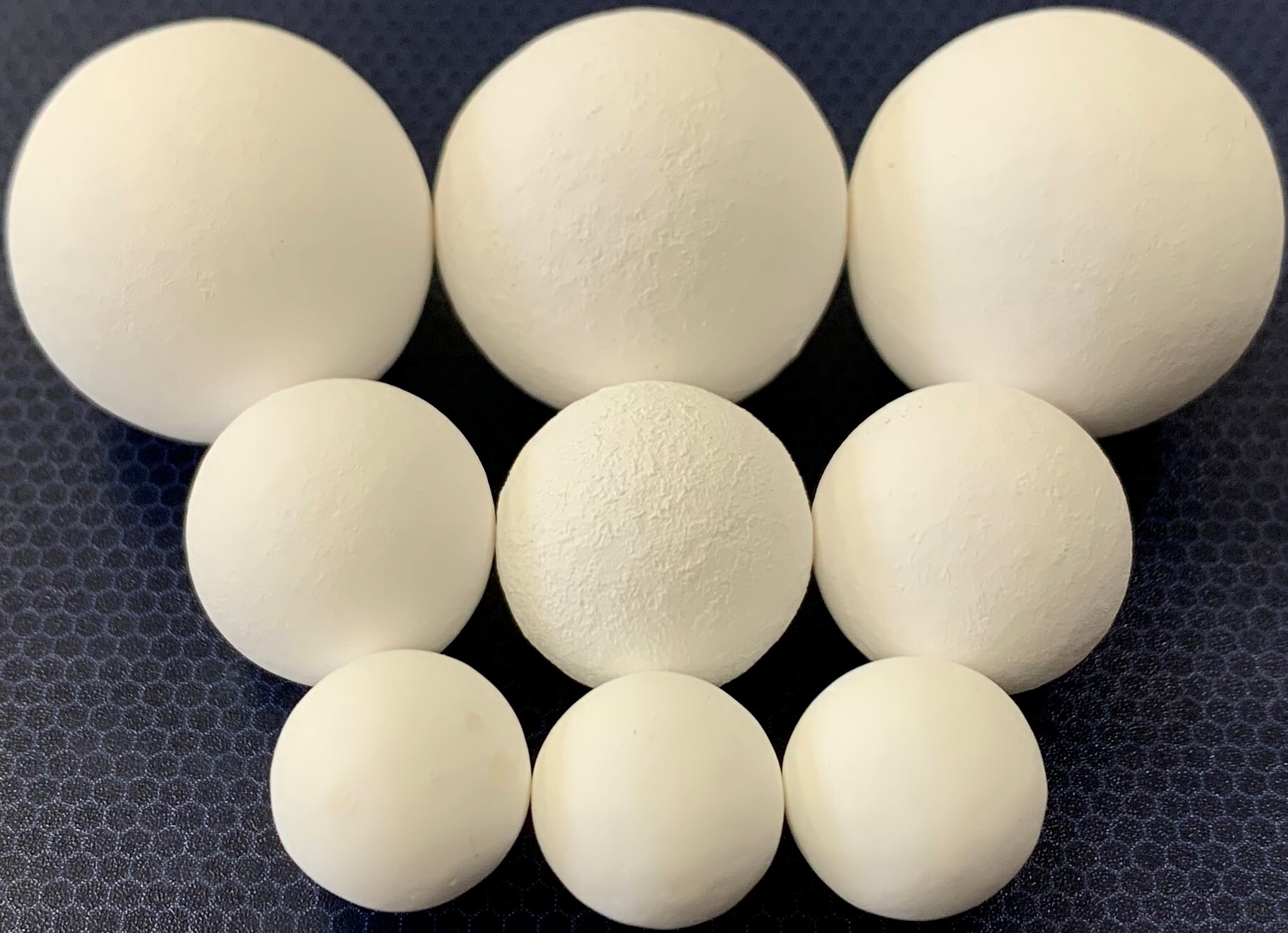 セラミックス球　蓄熱用アルミナTの商品イメージ